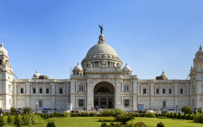 What are the best places to visit in Kolkata?