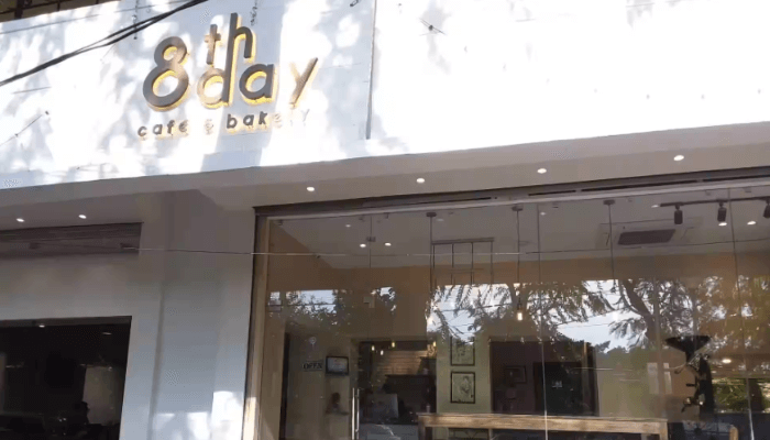 8th Day Café & Bakery​